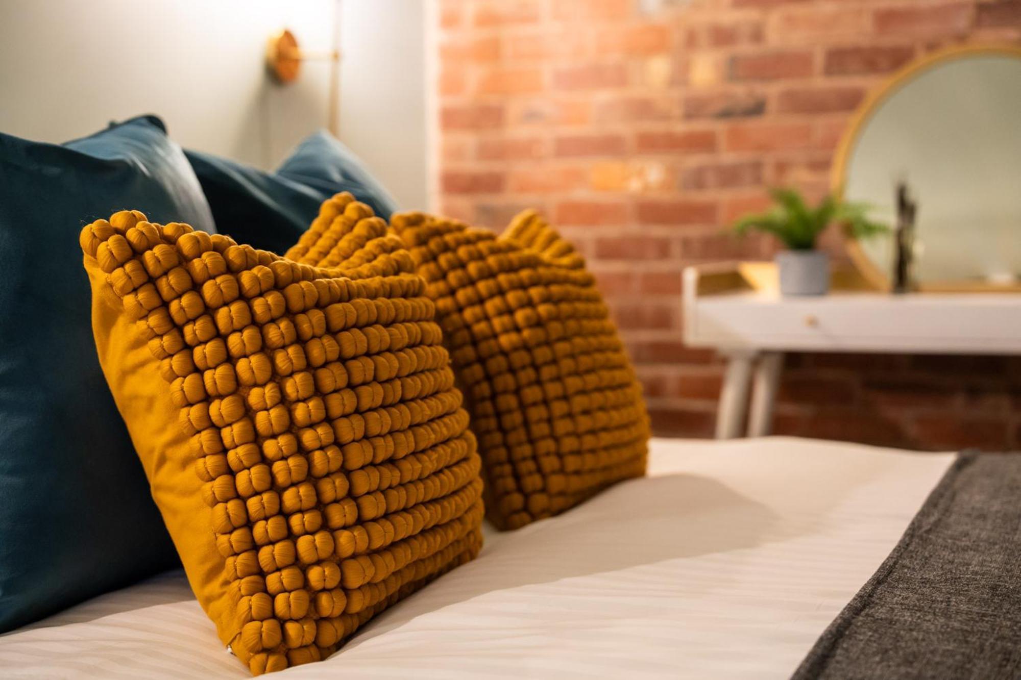 Commandery Vaults - Luxury Apartment In City Centre With Sky Tv Worcester Exterior photo