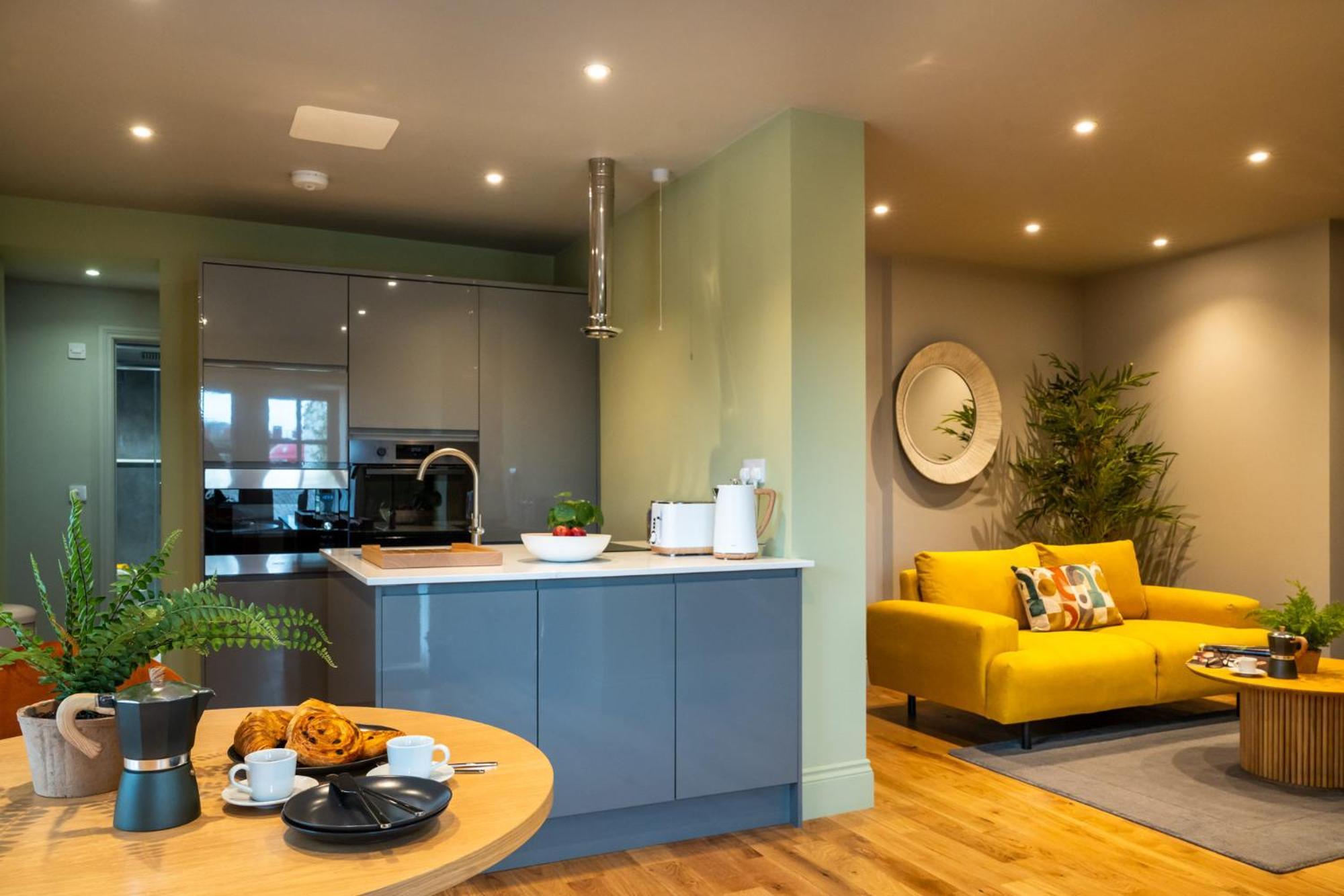 Commandery Vaults - Luxury Apartment In City Centre With Sky Tv Worcester Exterior photo
