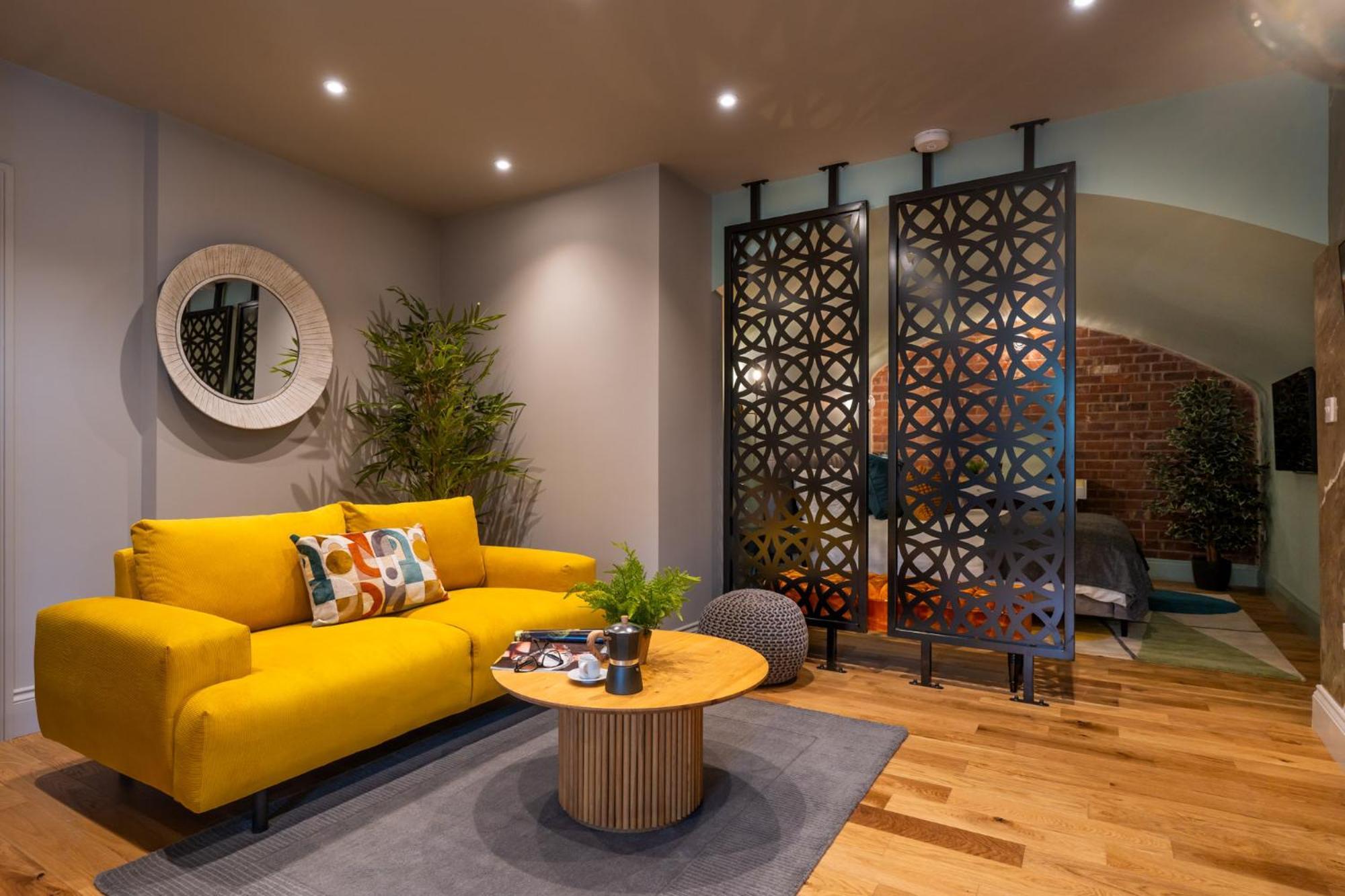 Commandery Vaults - Luxury Apartment In City Centre With Sky Tv Worcester Exterior photo