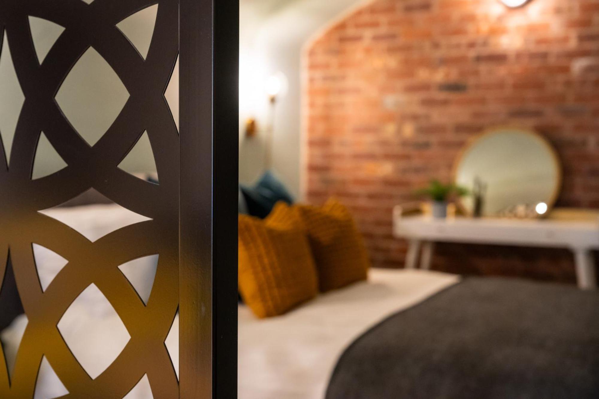 Commandery Vaults - Luxury Apartment In City Centre With Sky Tv Worcester Exterior photo