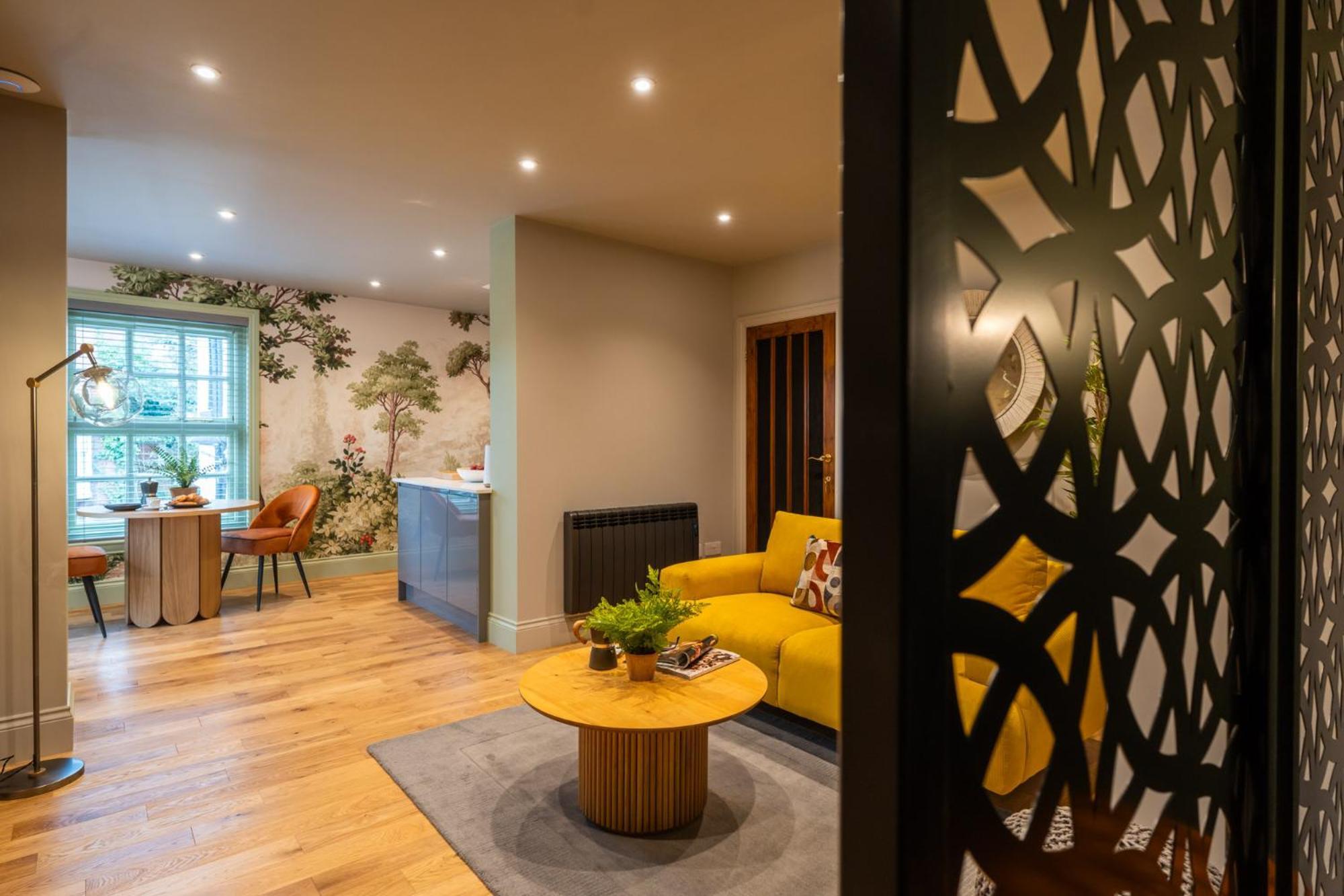 Commandery Vaults - Luxury Apartment In City Centre With Sky Tv Worcester Exterior photo