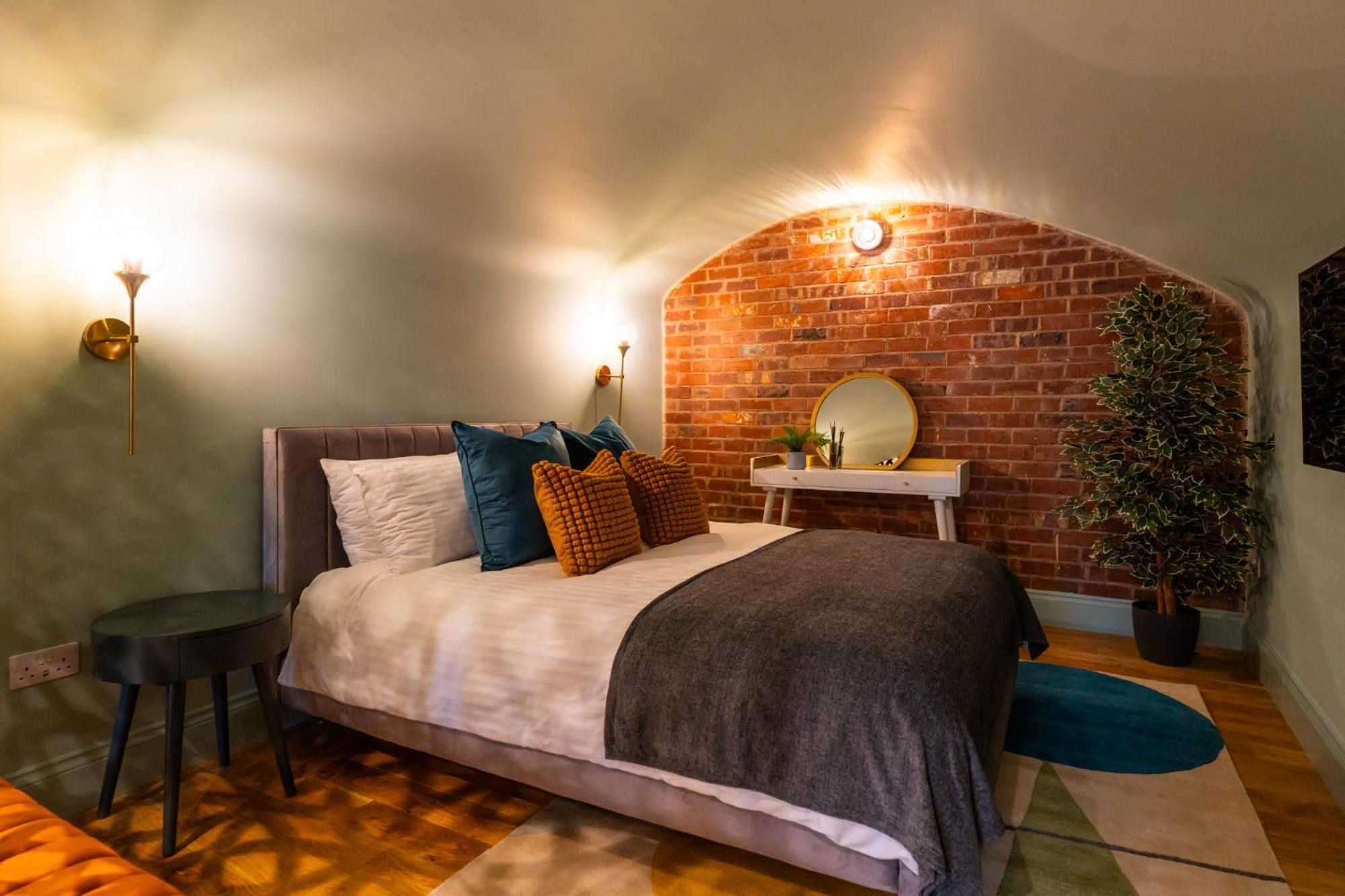 Commandery Vaults - Luxury Apartment In City Centre With Sky Tv Worcester Exterior photo